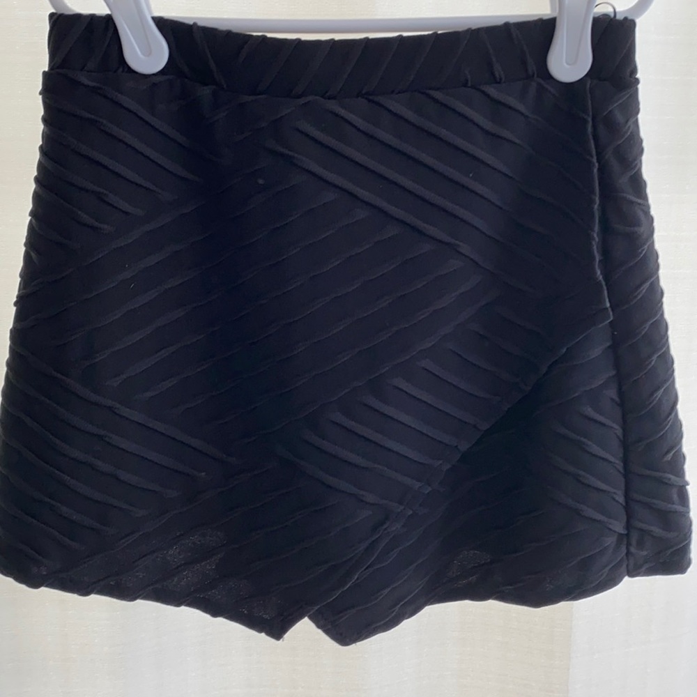 Girls large black skort
